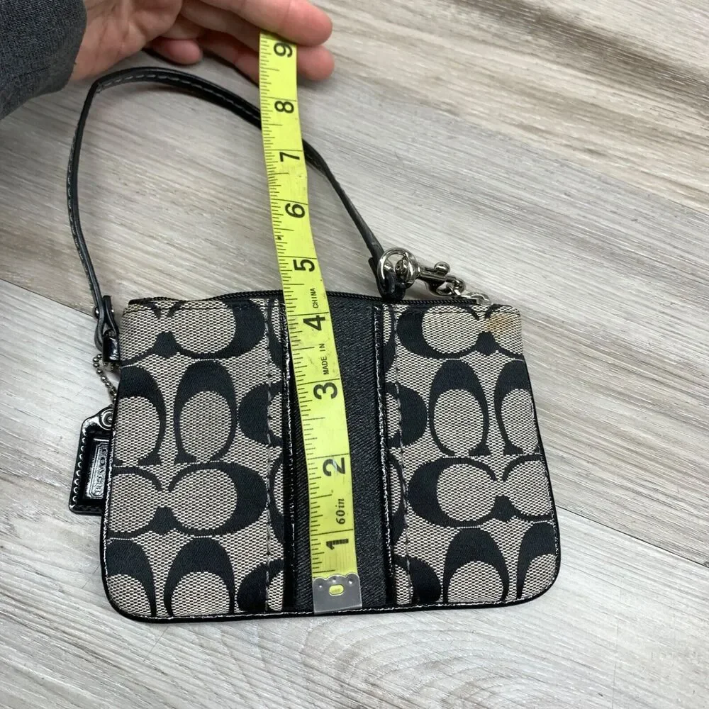 SIGNATURE SMALL WRISTLET (COACH F49174)‎ BLACK